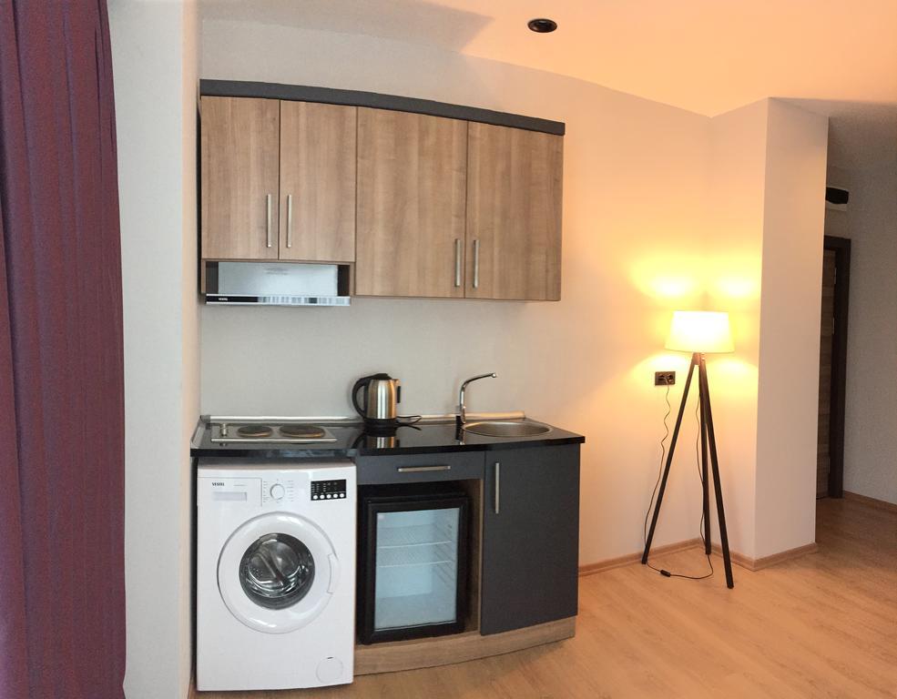 Apartment Euphoria *