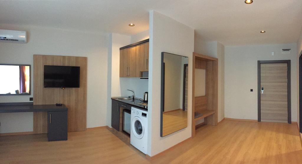 Euphoria Apartment *